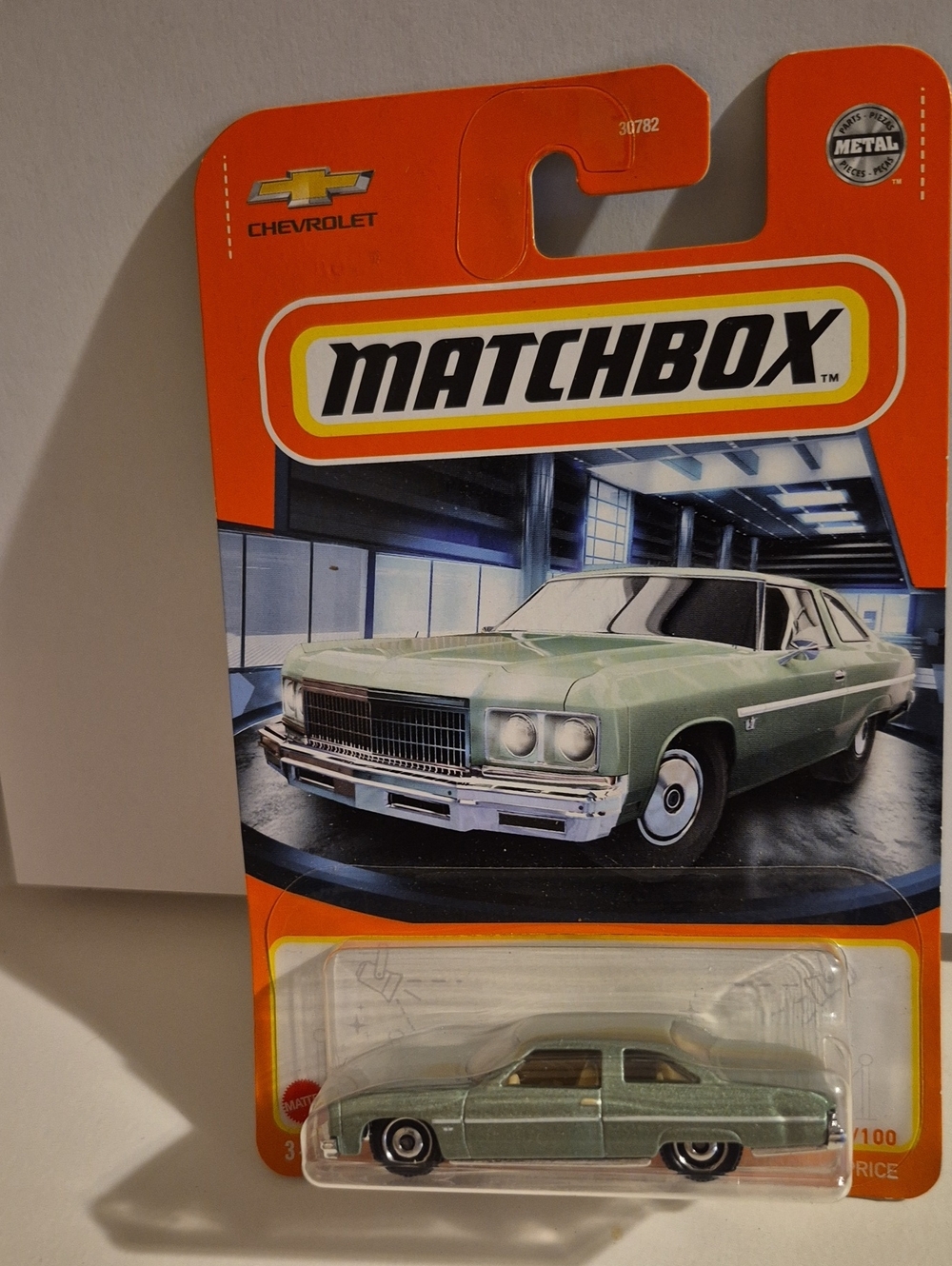 B10 Matchbox 1975 chevy caprice classic  with shipping protector